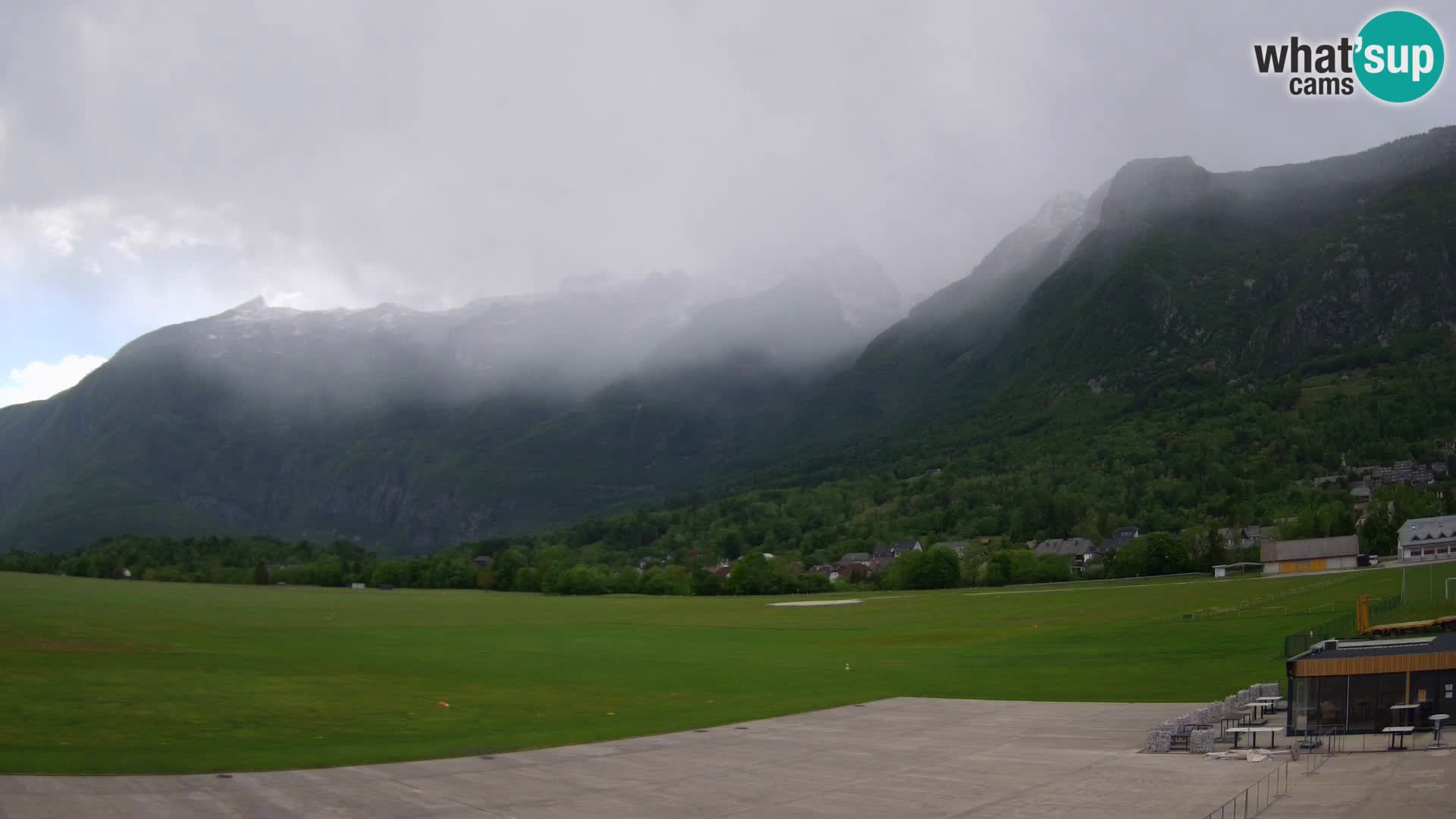 Webcam en direct Aéroport de Bovec – Vue sur Kanin