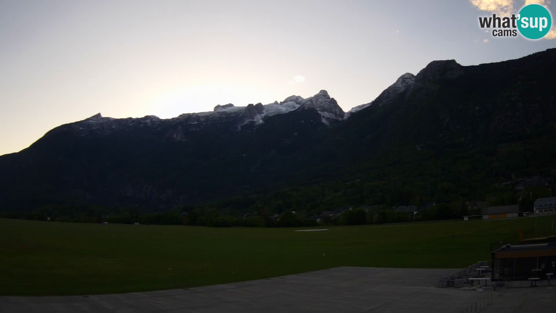 Cámara web en vivo Aeropuerto de Bovec – Vista a Kanin