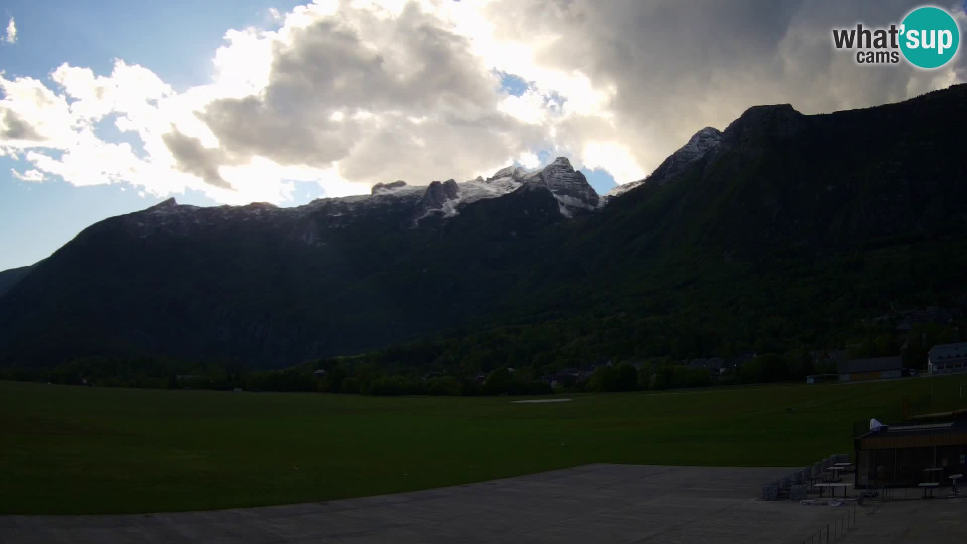 Webcam en direct Aéroport de Bovec – Vue sur Kanin
