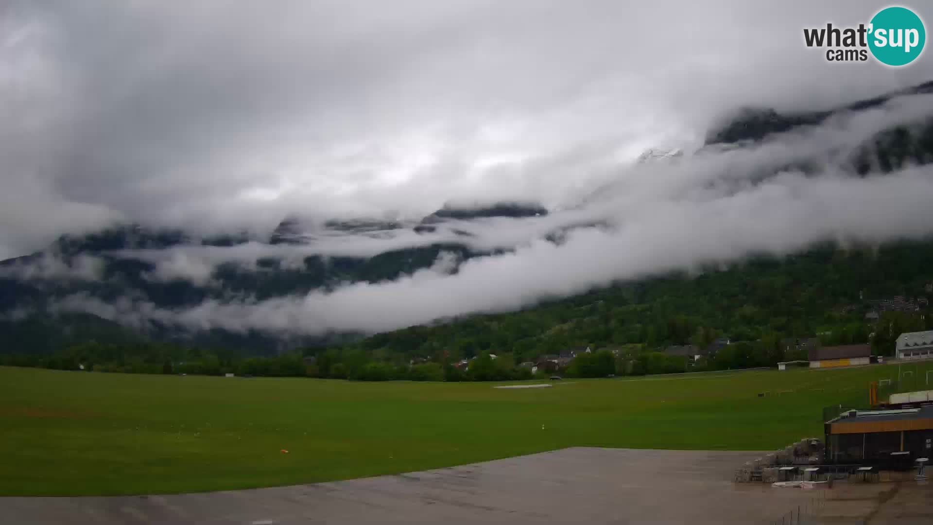 Cámara web en vivo Aeropuerto de Bovec – Vista a Kanin