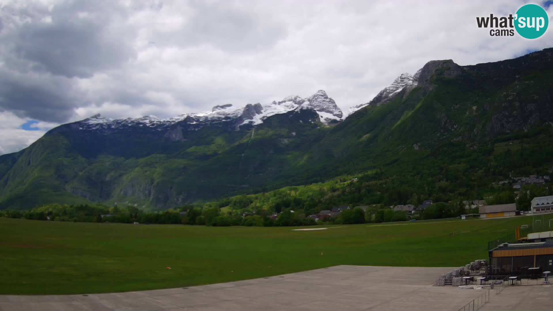 Webcam en direct Aéroport de Bovec – Vue sur Kanin