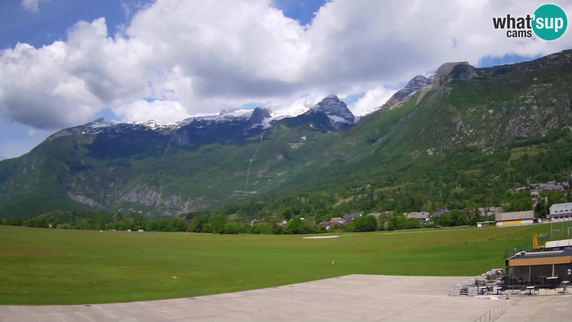 Live webcam Bovec airport – View to Kanin