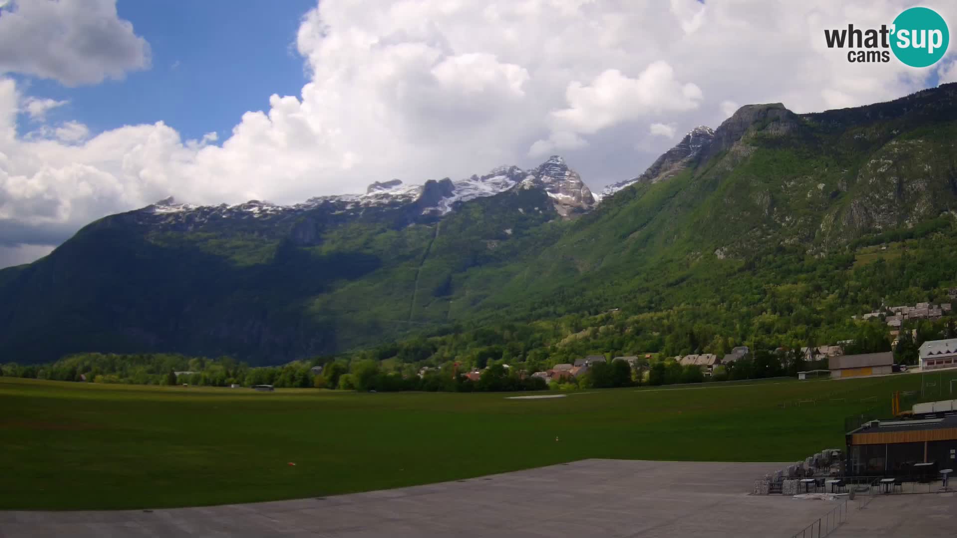 Live webcam Bovec airport – View to Kanin