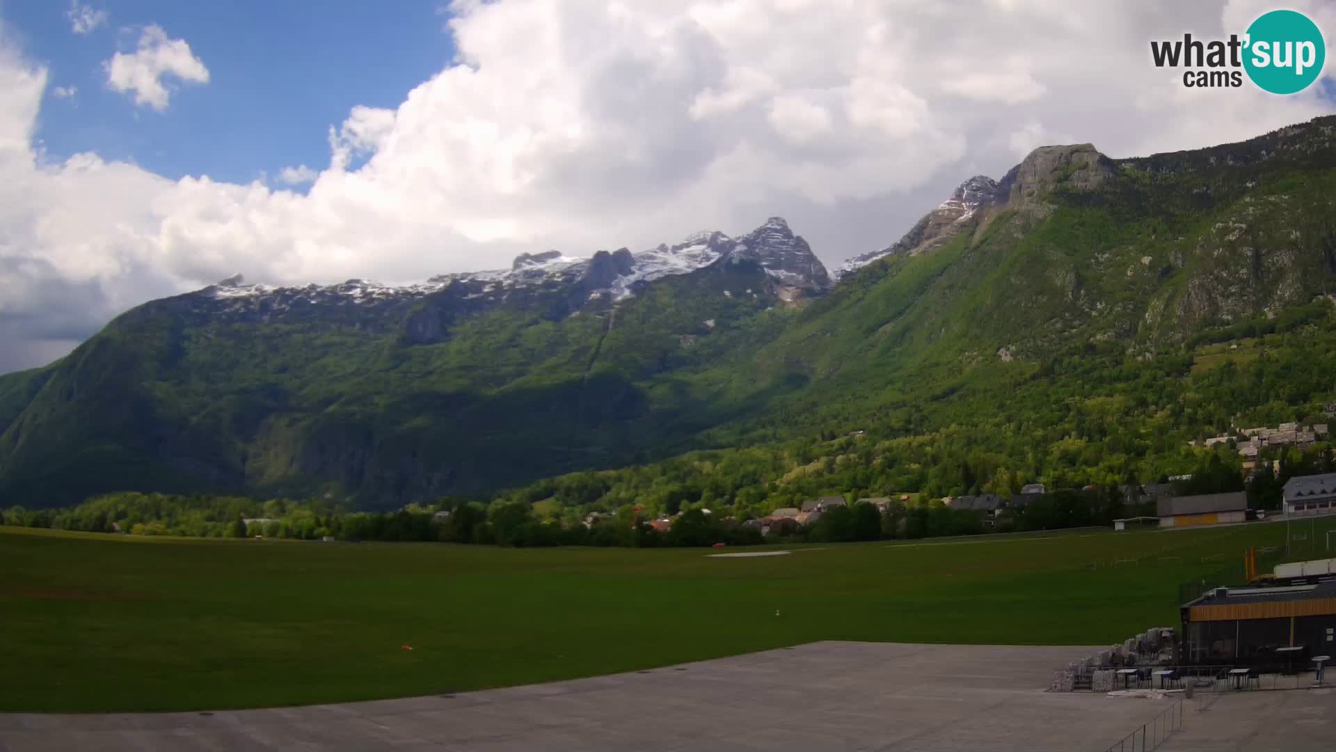 Webcam en direct Aéroport de Bovec – Vue sur Kanin