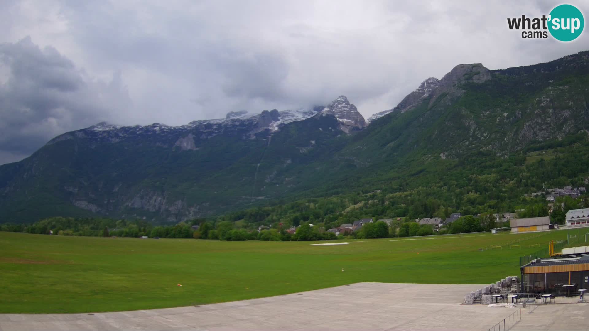 Webcam en direct Aéroport de Bovec – Vue sur Kanin
