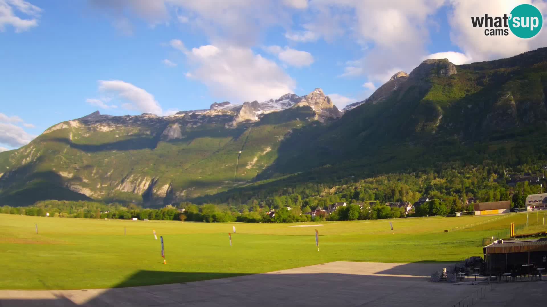Webcam en direct Aéroport de Bovec – Vue sur Kanin