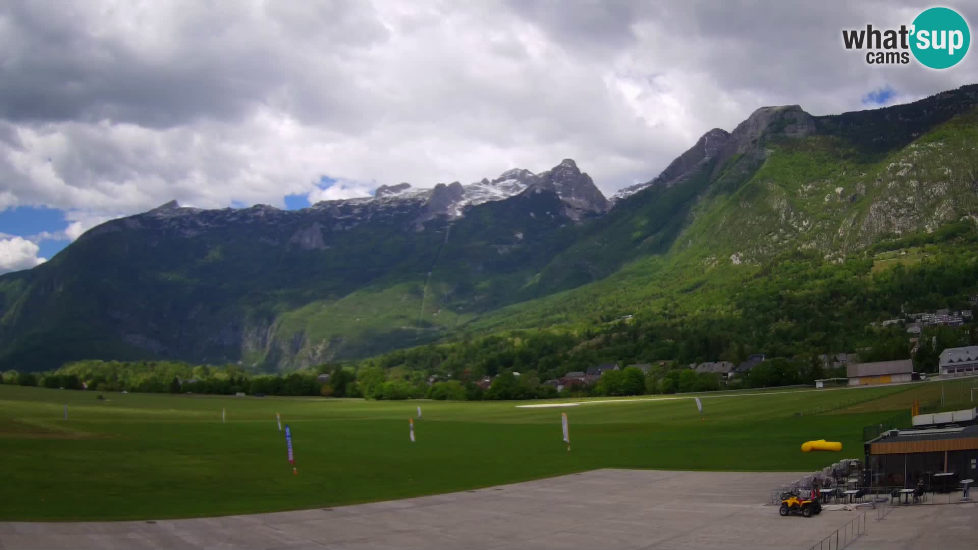 Cámara web en vivo Aeropuerto de Bovec – Vista a Kanin