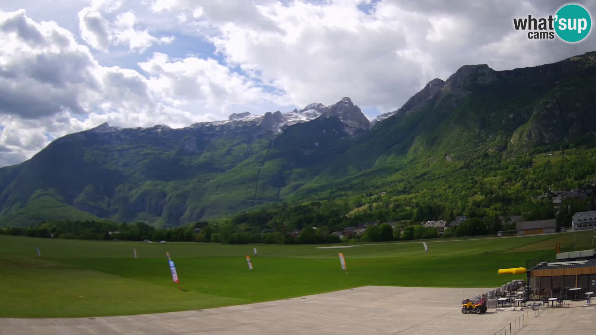 Webcam en direct Aéroport de Bovec – Vue sur Kanin