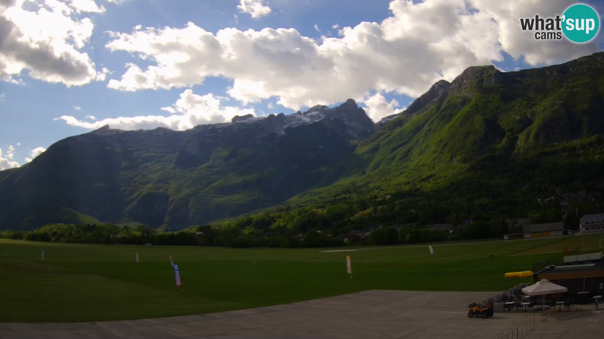 Webcam en direct Aéroport de Bovec – Vue sur Kanin