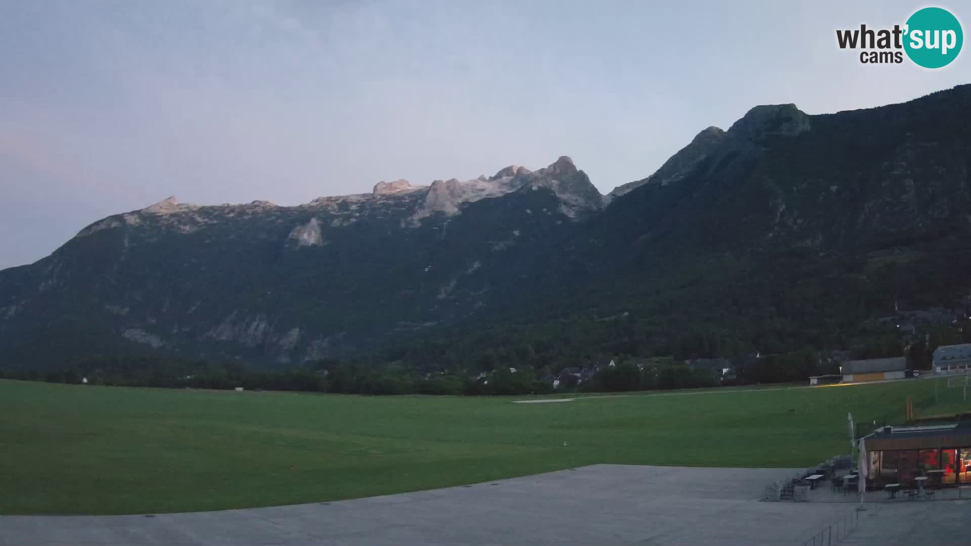 Live webcam Bovec airport – View to Kanin
