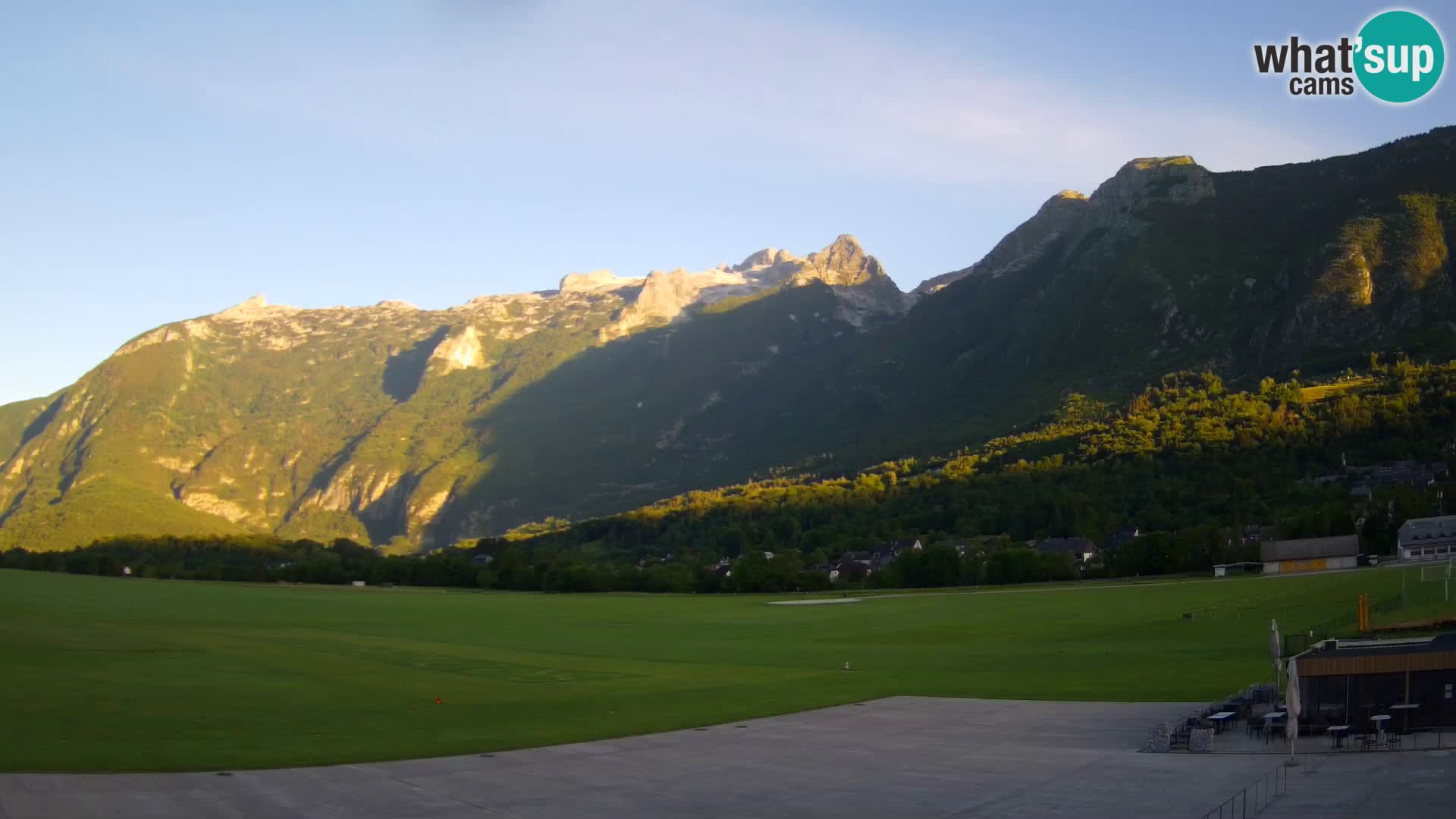 Webcam en direct Aéroport de Bovec – Vue sur Kanin