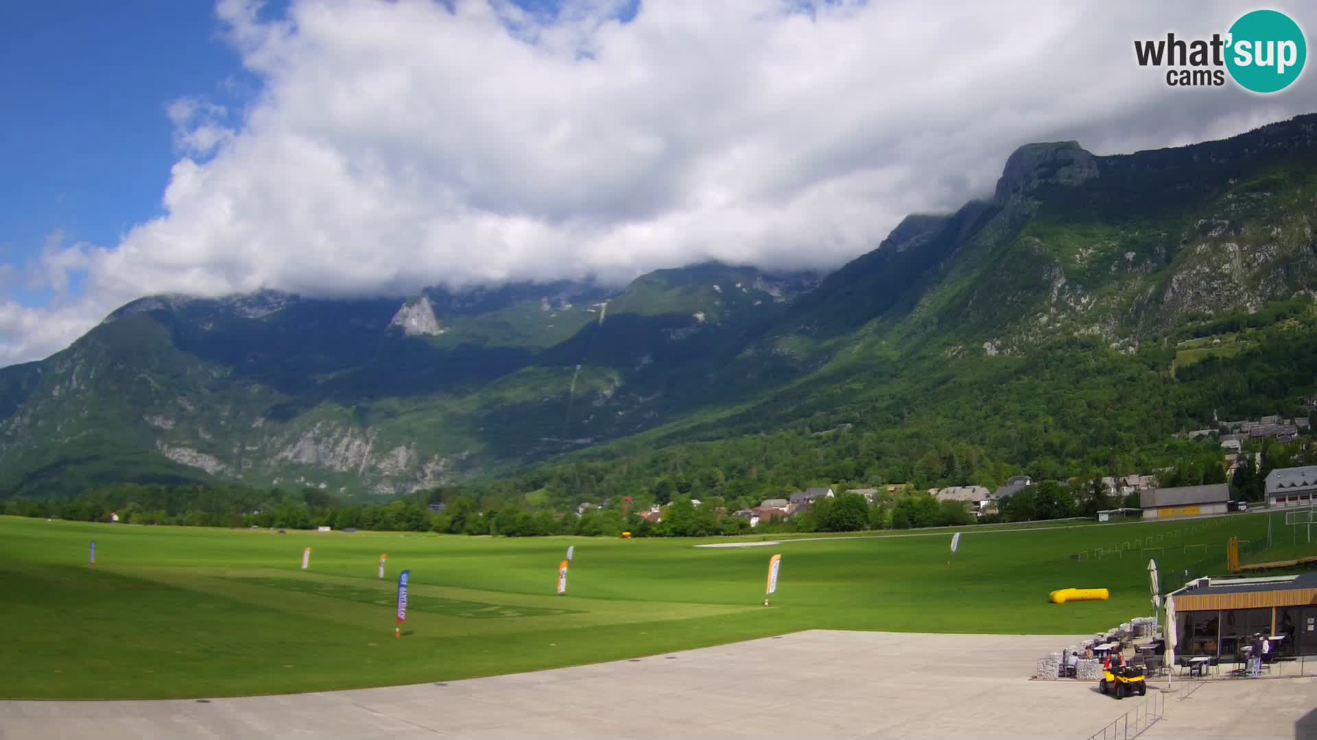 Webcam en direct Aéroport de Bovec – Vue sur Kanin