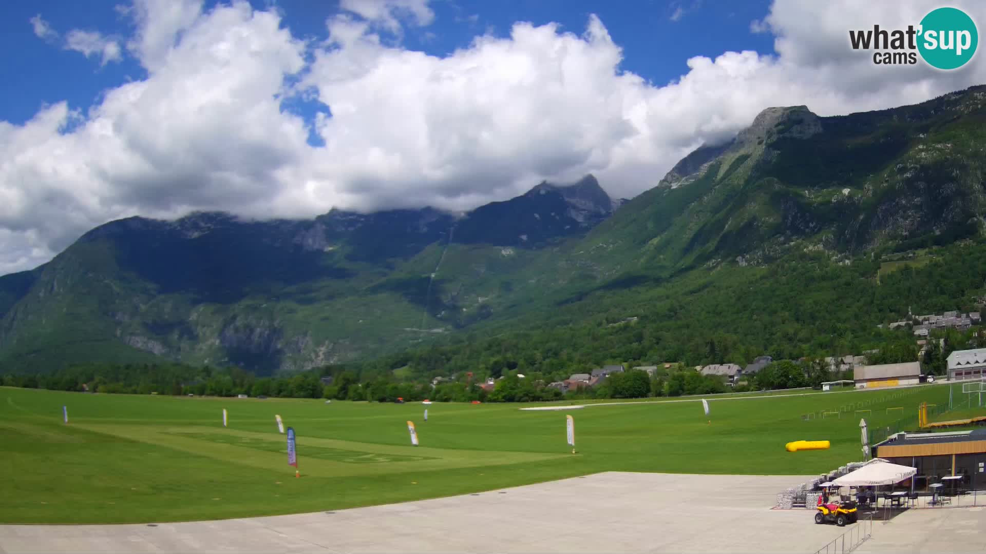 Webcam en direct Aéroport de Bovec – Vue sur Kanin
