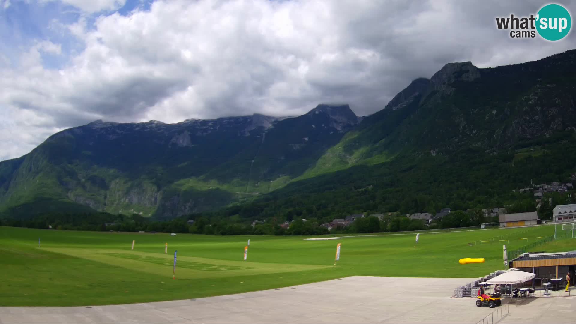 Webcam en direct Aéroport de Bovec – Vue sur Kanin
