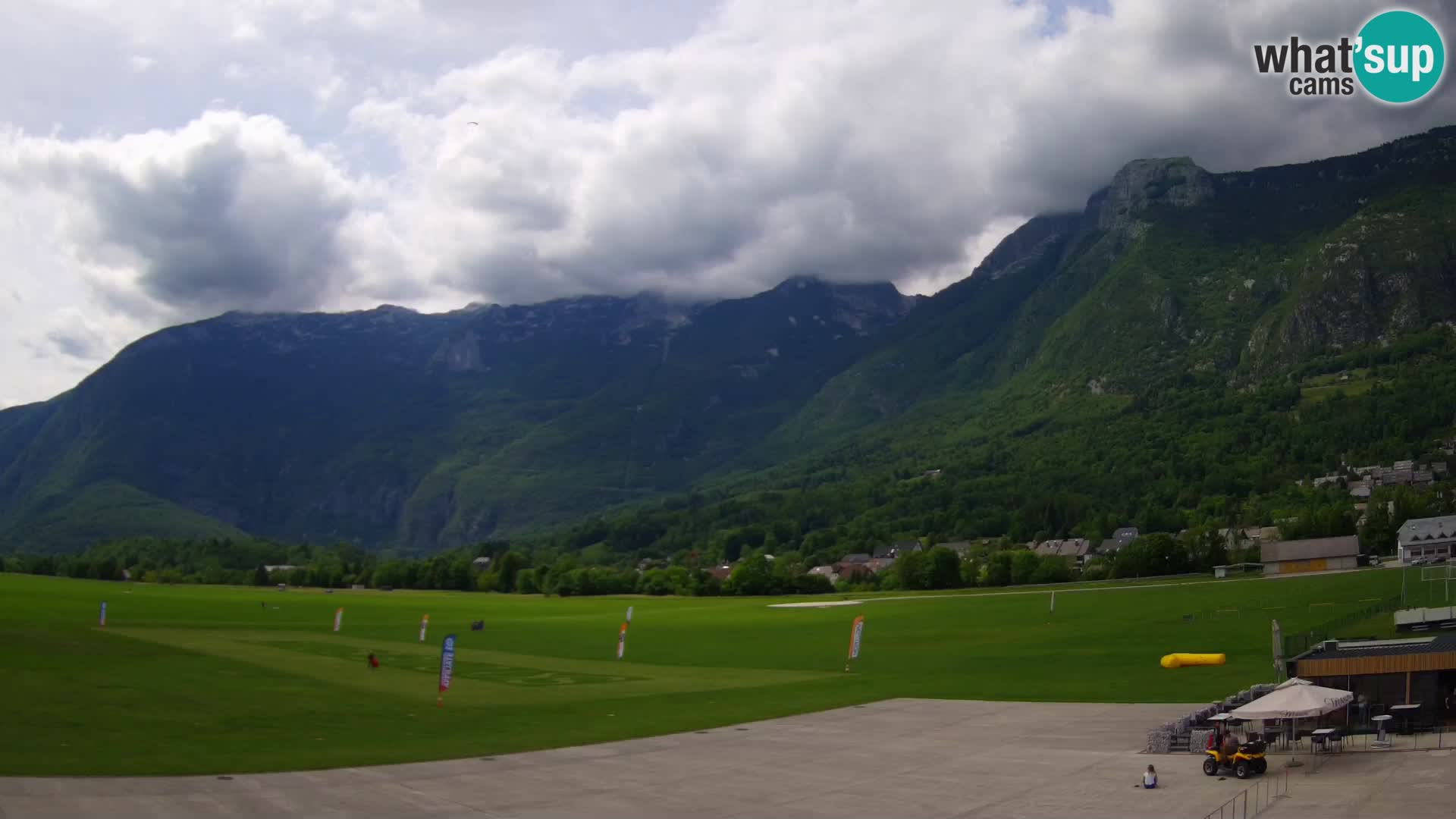 Webcam en direct Aéroport de Bovec – Vue sur Kanin