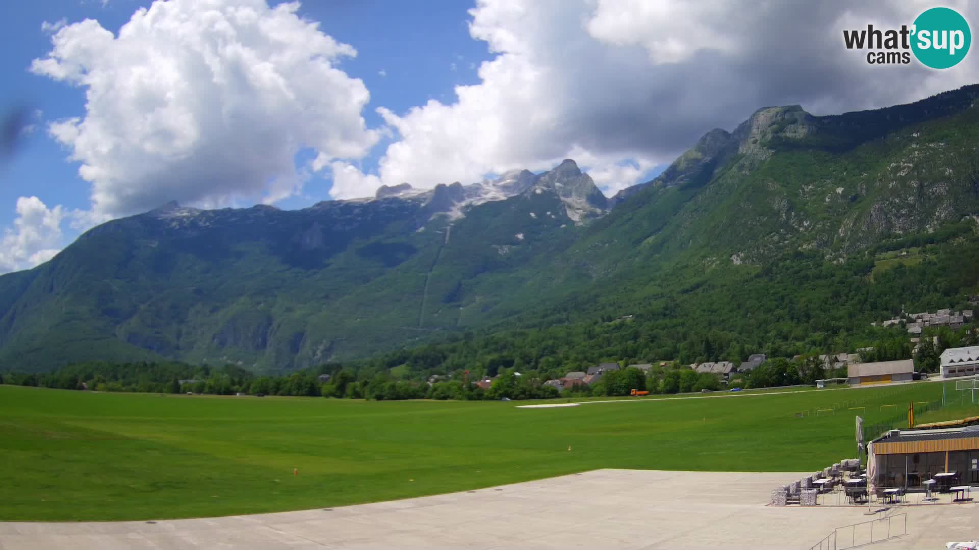 Cámara web en vivo Aeropuerto de Bovec – Vista a Kanin