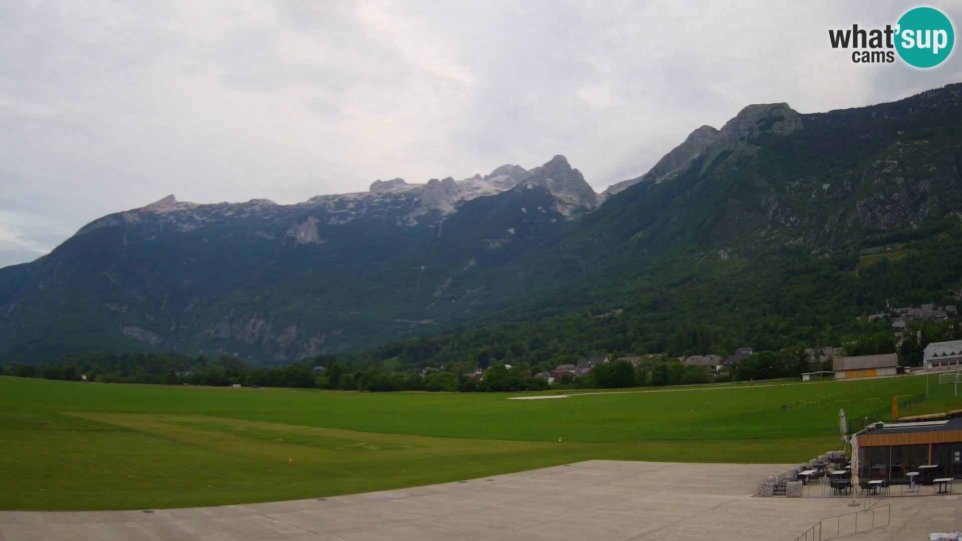 Spletna kamera letališče Bovec – pogled proti Kaninu