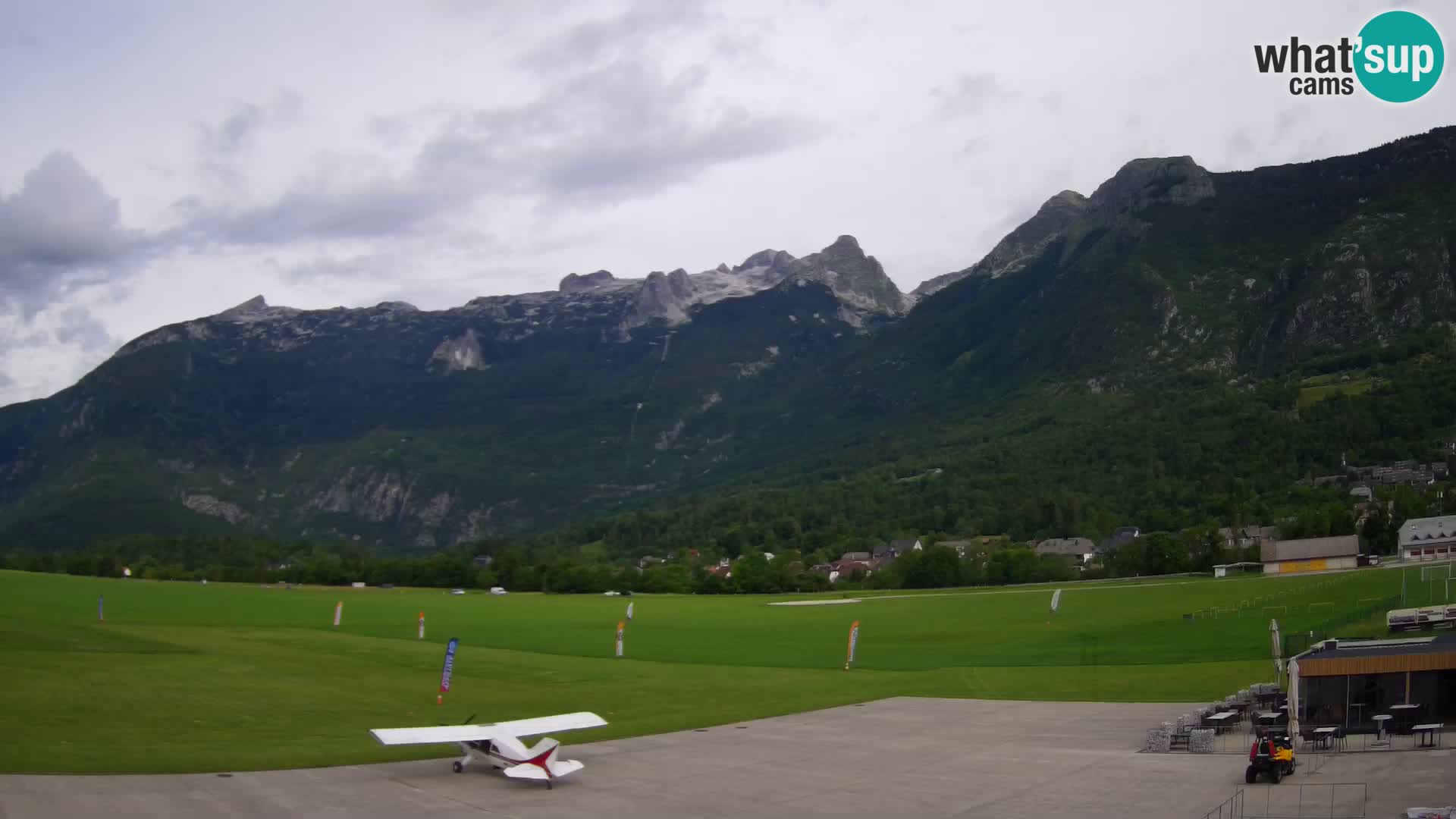Webcam en direct Aéroport de Bovec – Vue sur Kanin