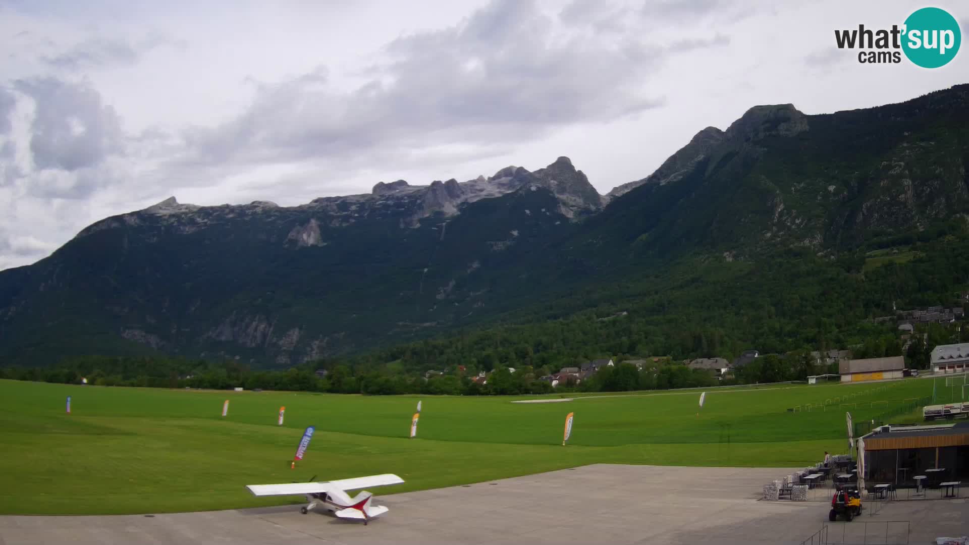 Webcam en direct Aéroport de Bovec – Vue sur Kanin
