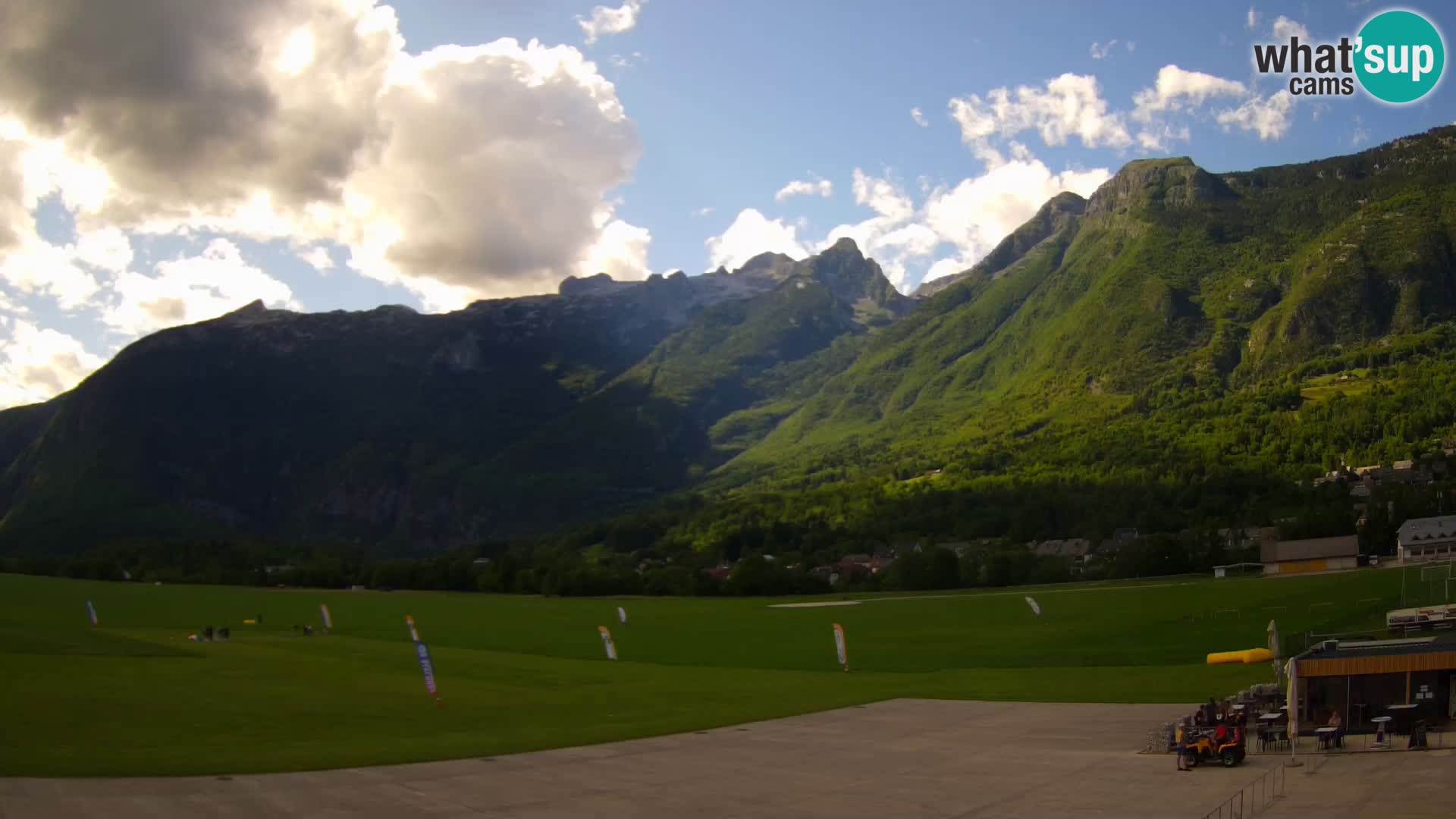 Webcam en direct Aéroport de Bovec – Vue sur Kanin