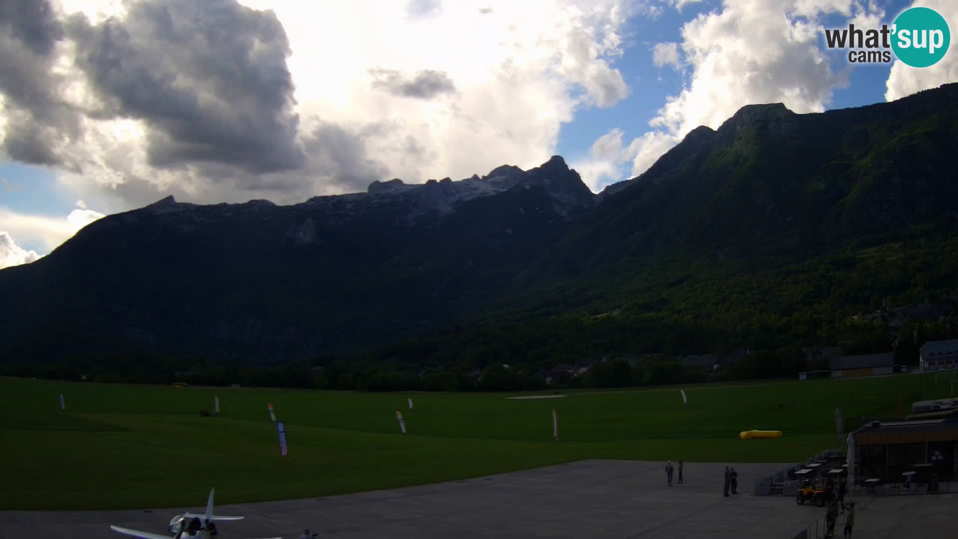 Webcam en direct Aéroport de Bovec – Vue sur Kanin