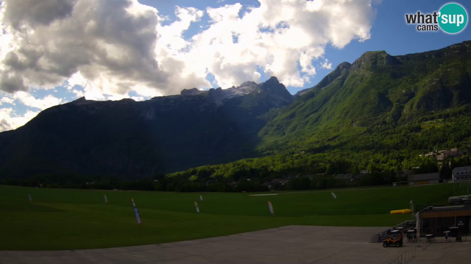 Cámara web en vivo Aeropuerto de Bovec – Vista a Kanin