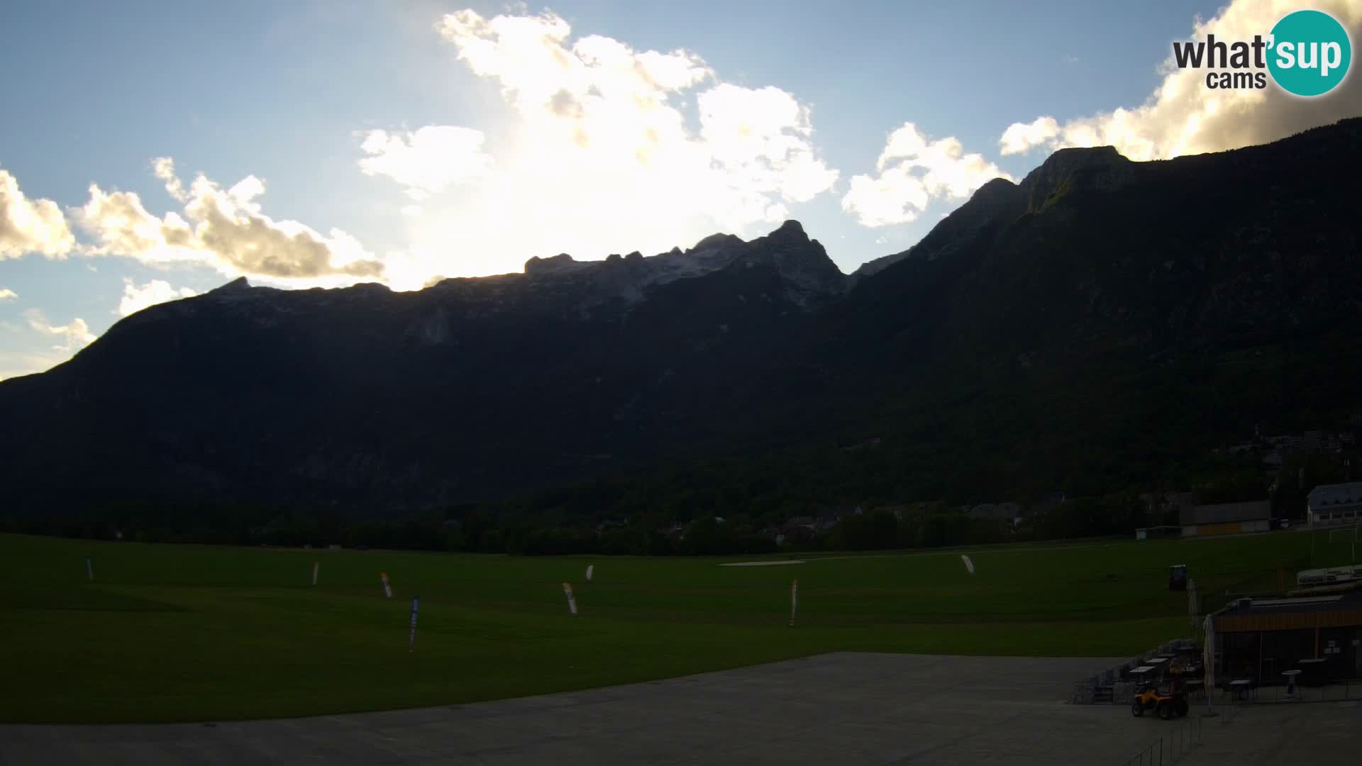 Cámara web en vivo Aeropuerto de Bovec – Vista a Kanin