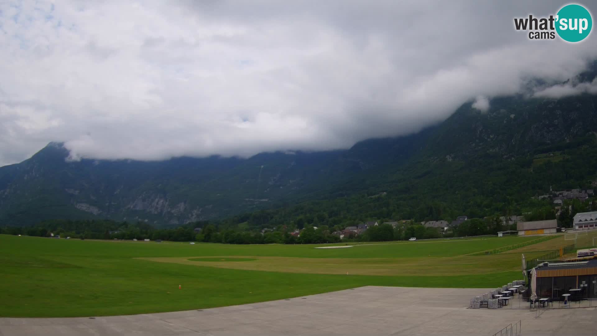 Cámara web en vivo Aeropuerto de Bovec – Vista a Kanin