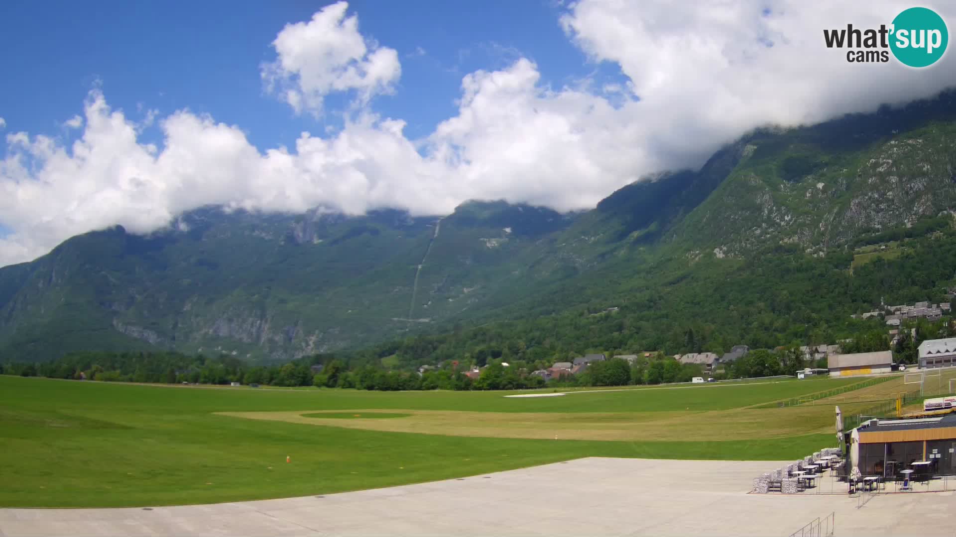 Cámara web en vivo Aeropuerto de Bovec – Vista a Kanin