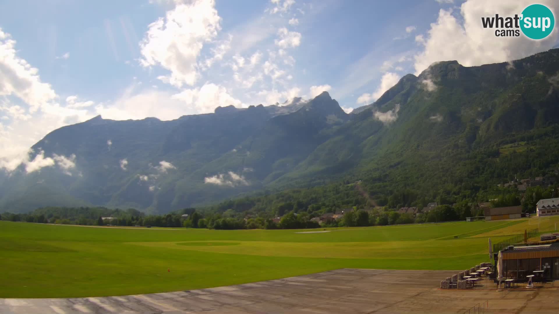 Webcam en direct Aéroport de Bovec – Vue sur Kanin
