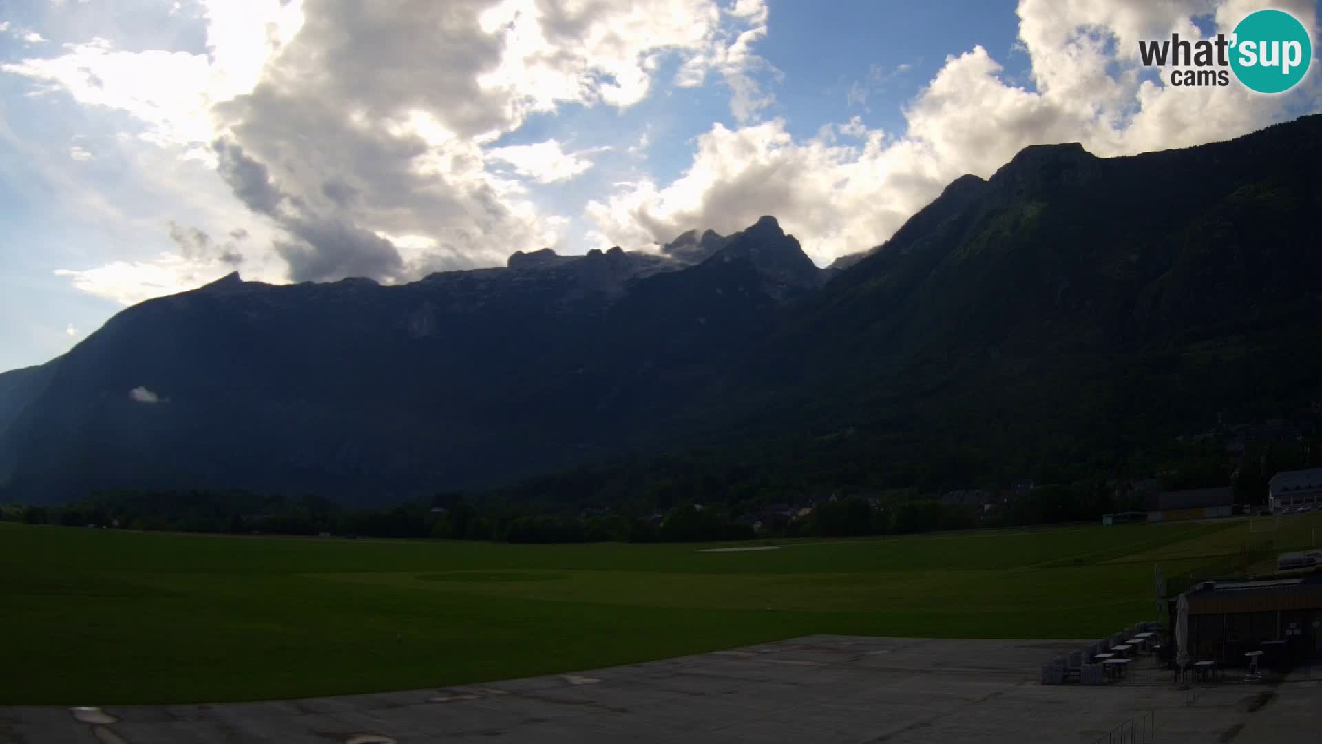 Webcam en direct Aéroport de Bovec – Vue sur Kanin