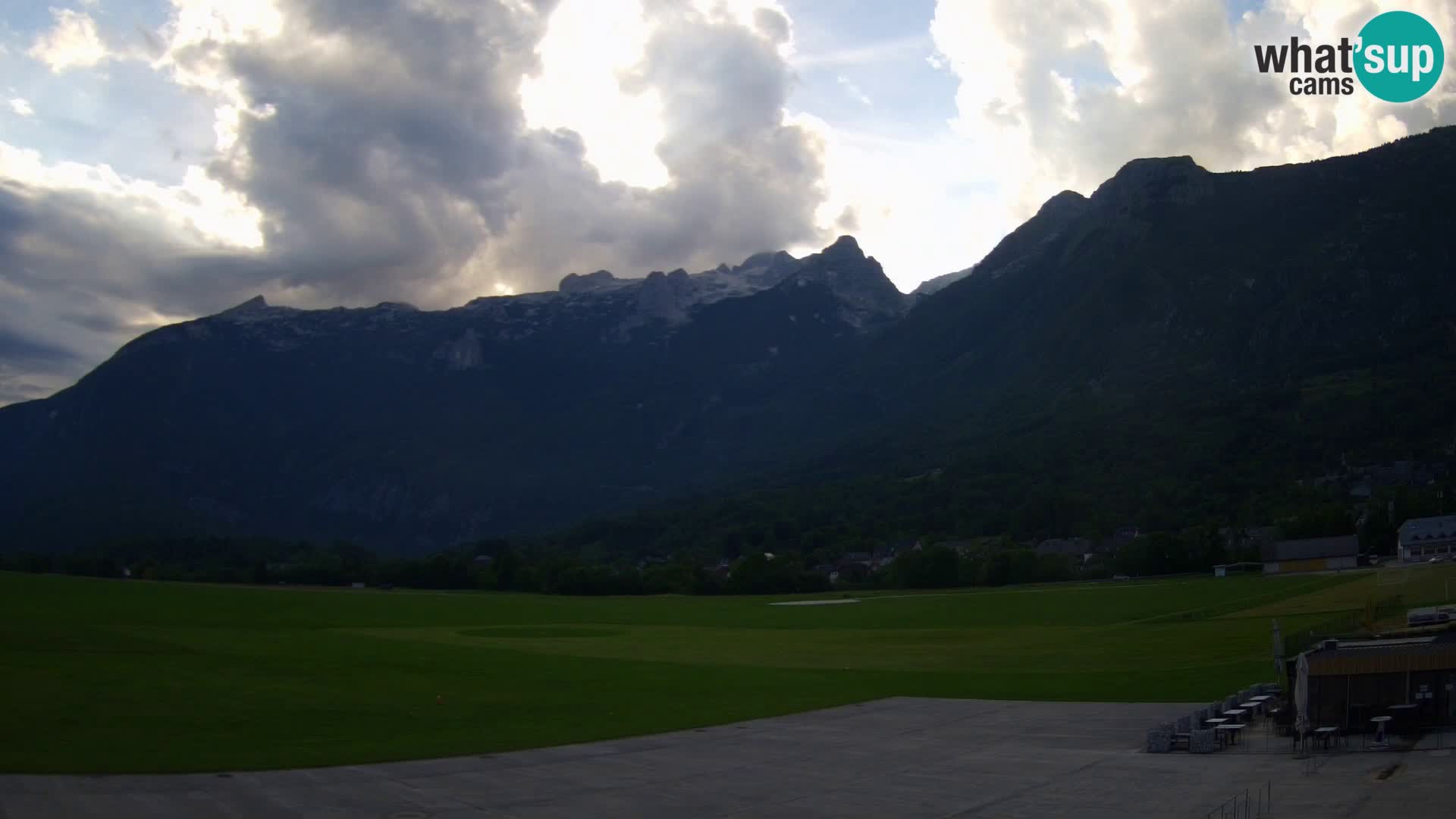Webcam en direct Aéroport de Bovec – Vue sur Kanin
