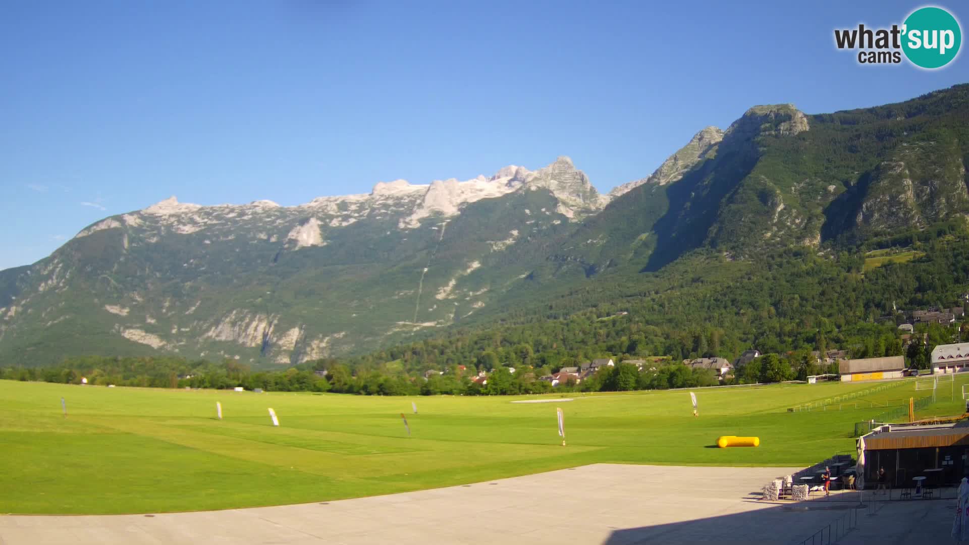 Web kamera uživo Zračna luka Bovec – Pogled na Kanin