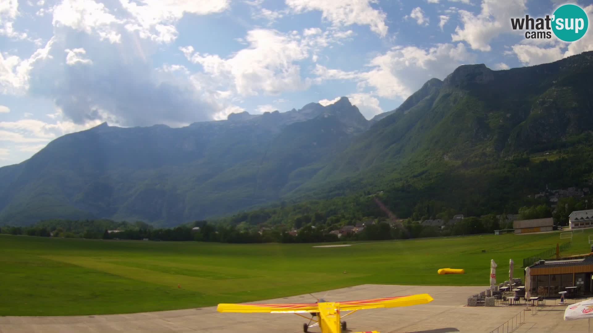 Live webcam Bovec airport – View to Kanin