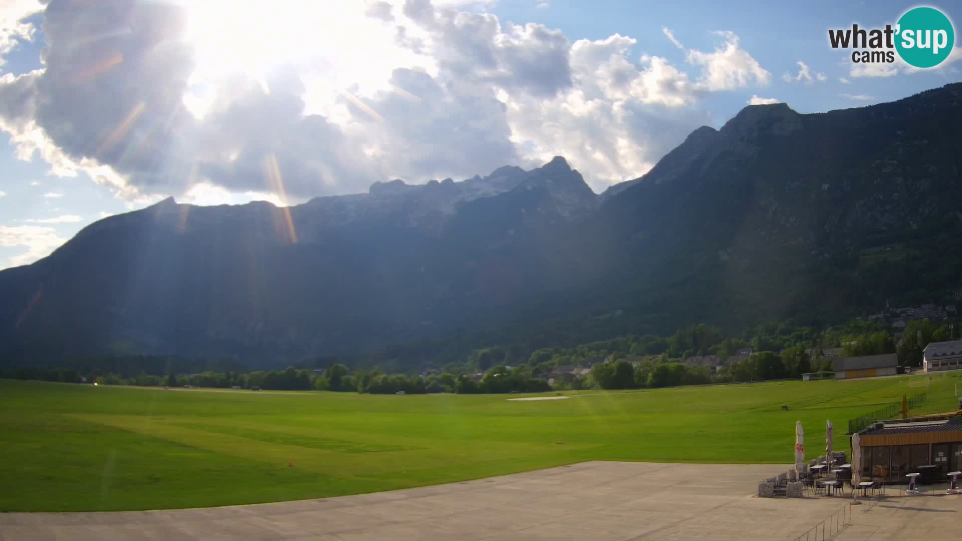 Live webcam Bovec airport – View to Kanin