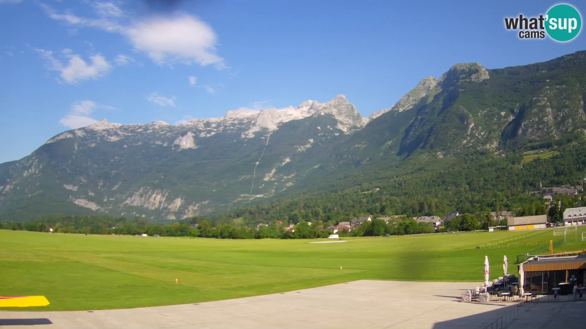Spletna kamera letališče Bovec – pogled proti Kaninu
