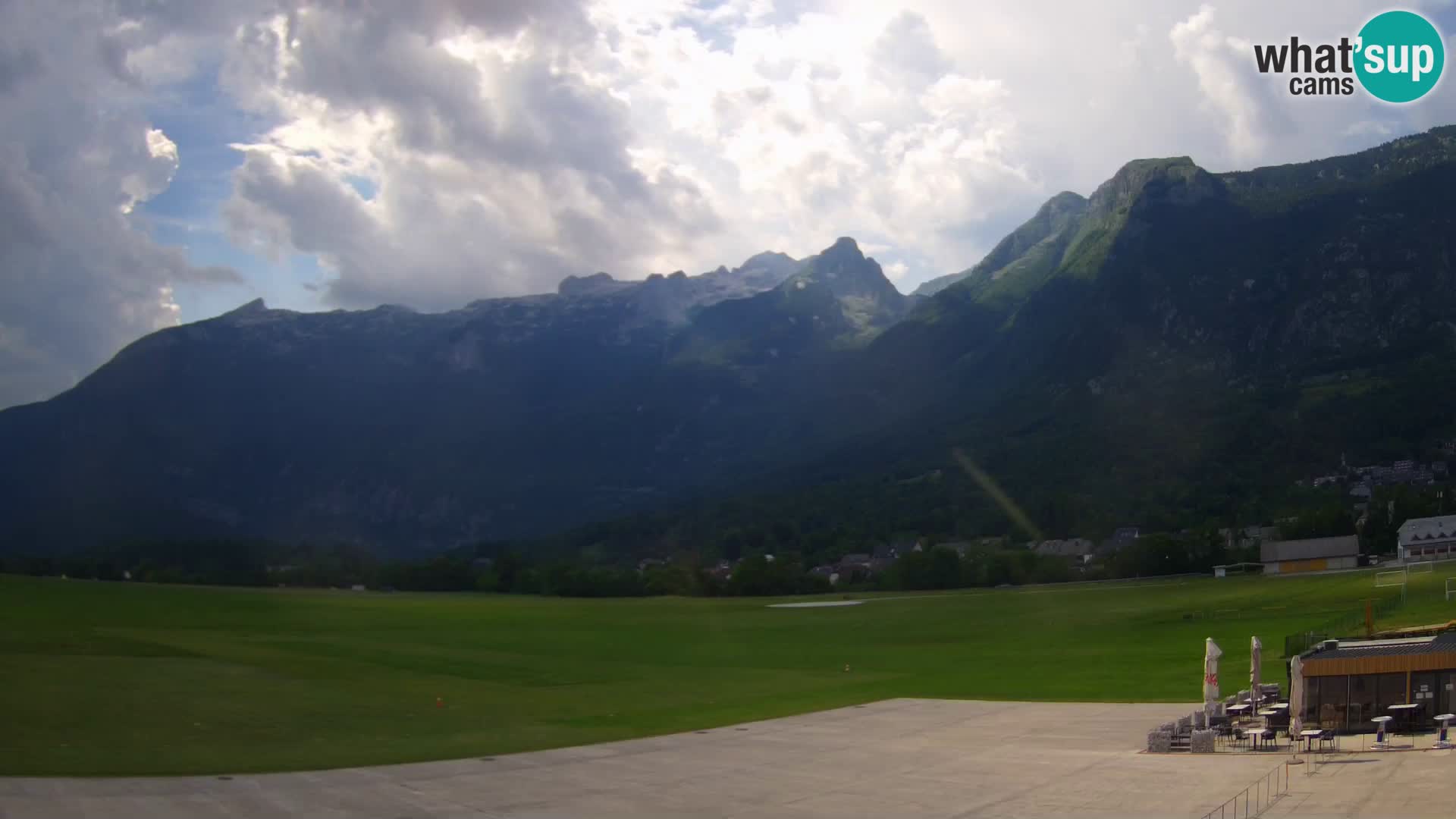 Cámara web en vivo Aeropuerto de Bovec – Vista a Kanin