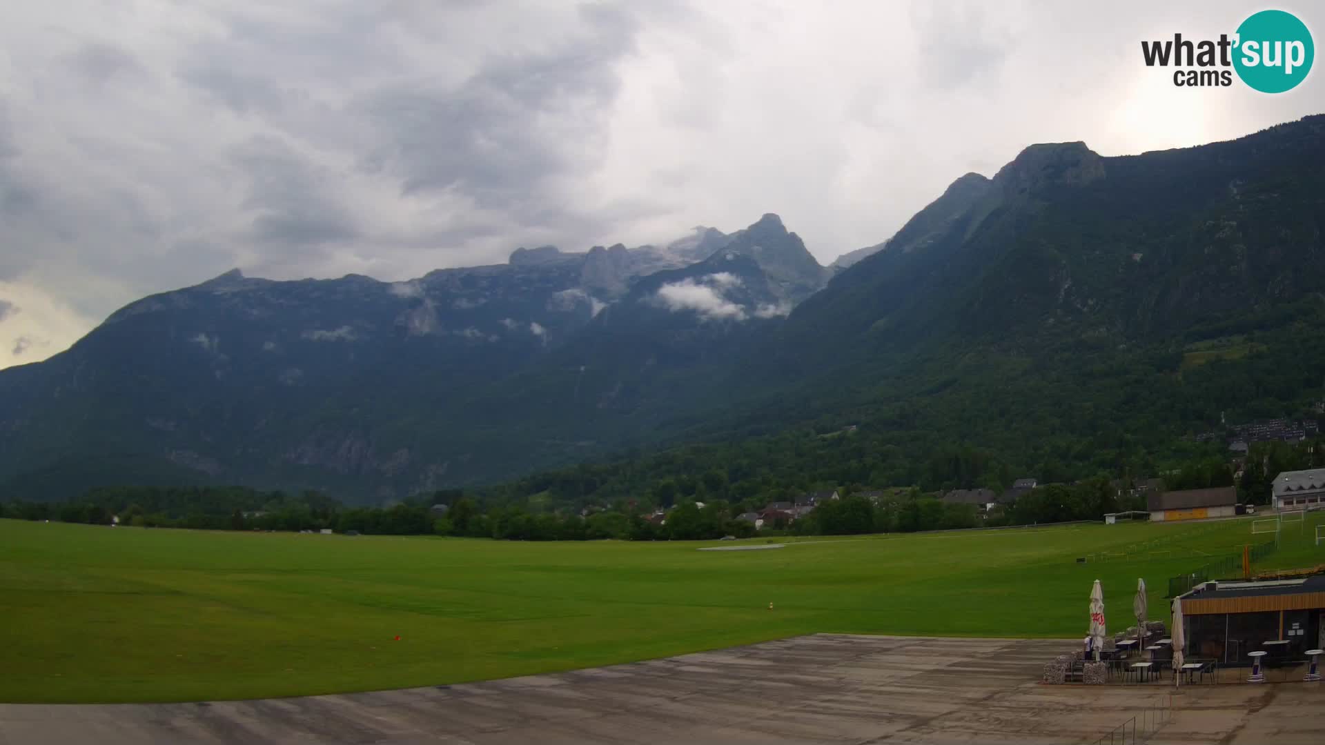 Cámara web en vivo Aeropuerto de Bovec – Vista a Kanin