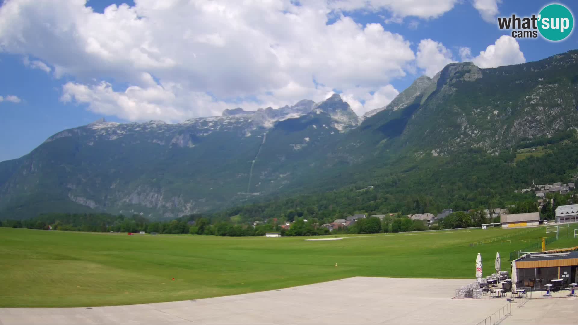 Webcam en direct Aéroport de Bovec – Vue sur Kanin