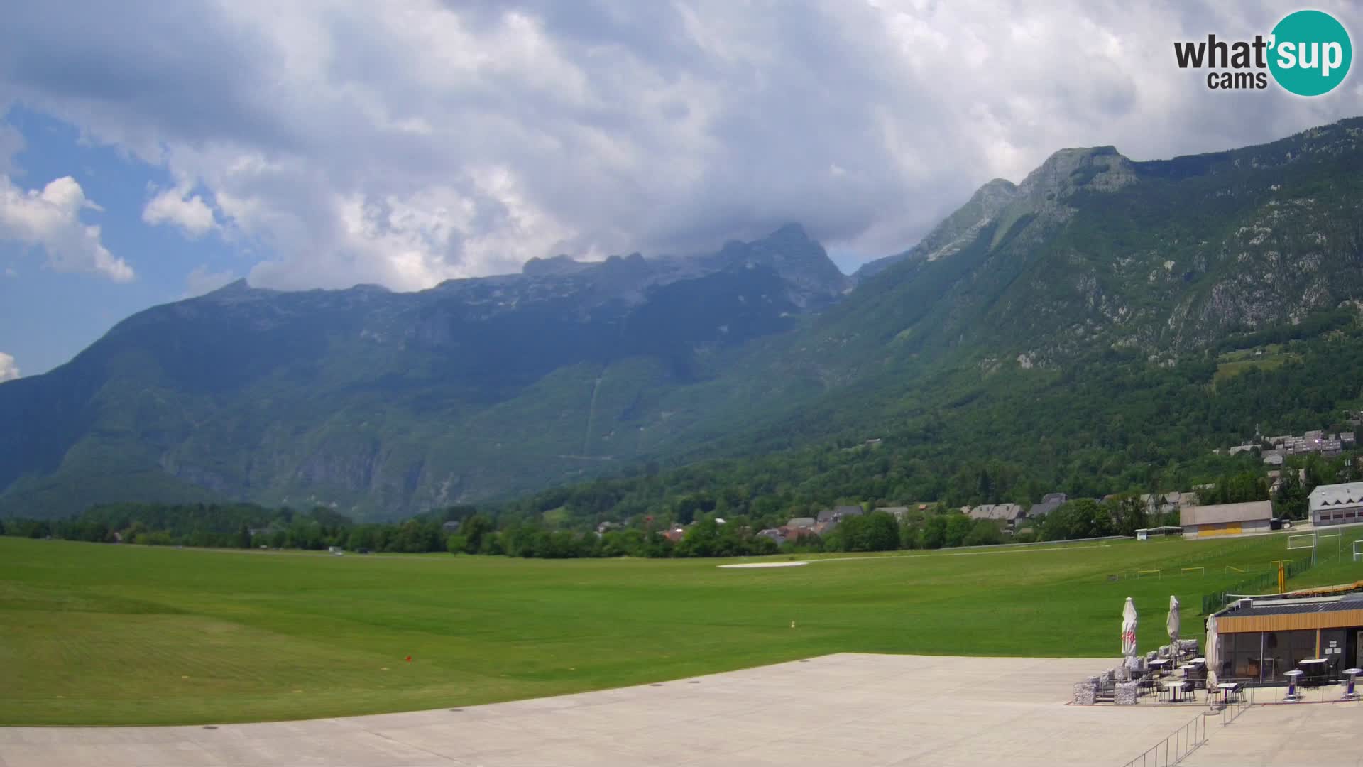 Cámara web en vivo Aeropuerto de Bovec – Vista a Kanin