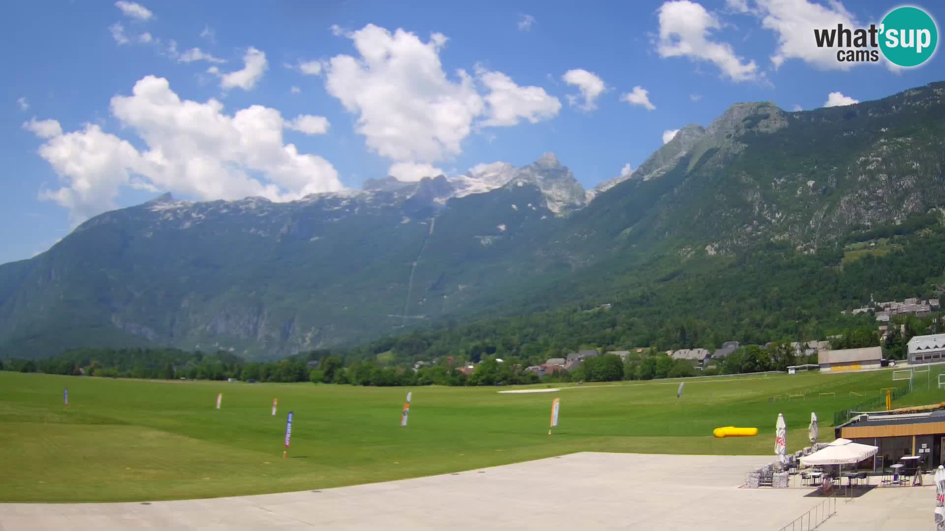 Spletna kamera letališče Bovec – pogled proti Kaninu