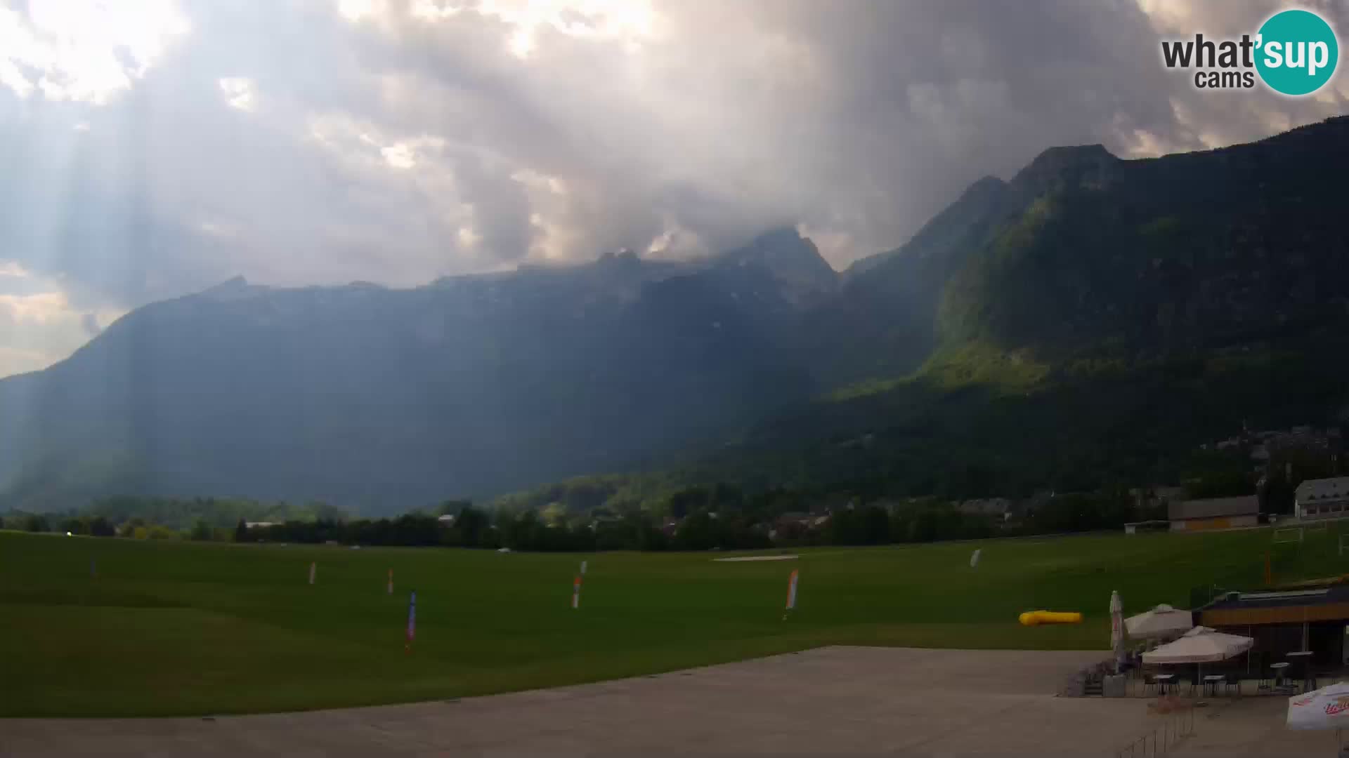Cámara web en vivo Aeropuerto de Bovec – Vista a Kanin
