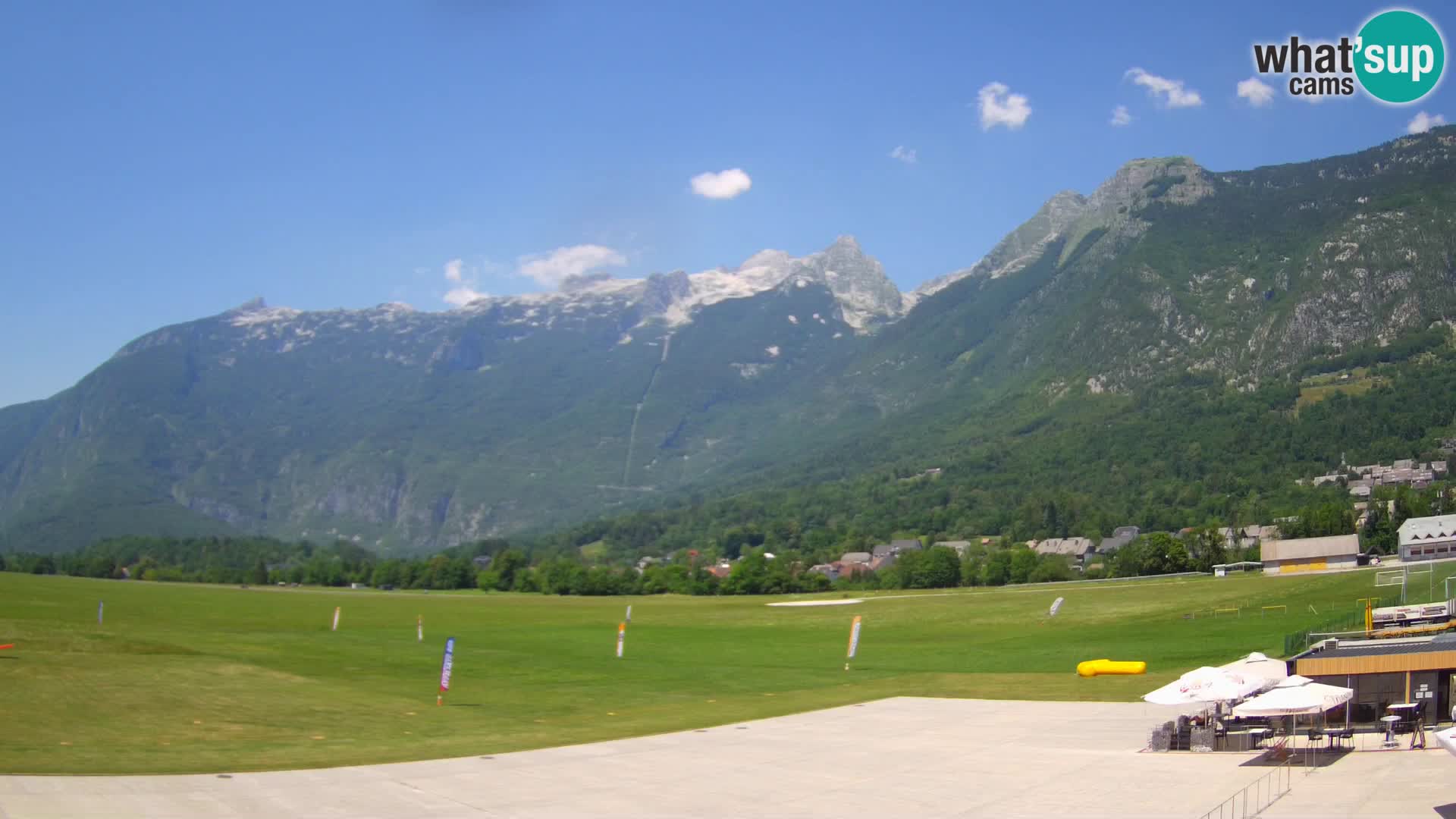 Web kamera uživo Zračna luka Bovec – Pogled na Kanin