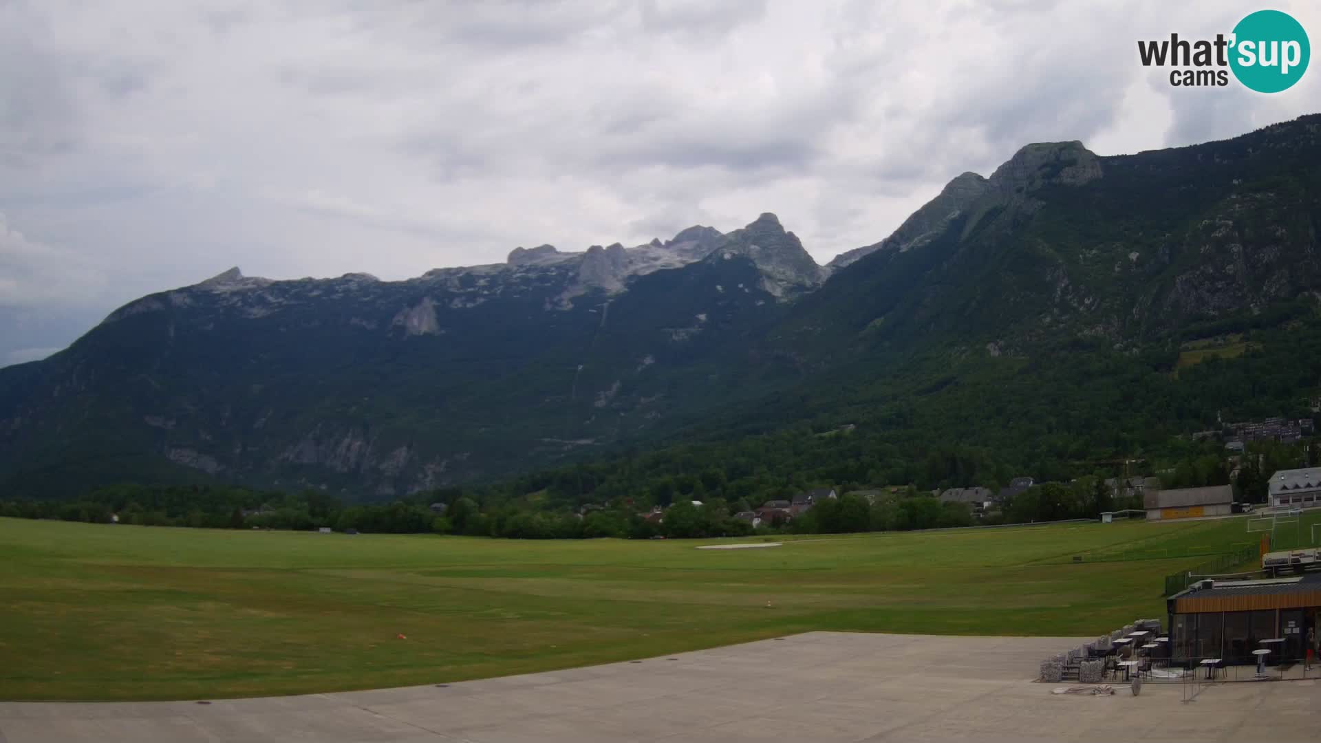 Webcam en direct Aéroport de Bovec – Vue sur Kanin