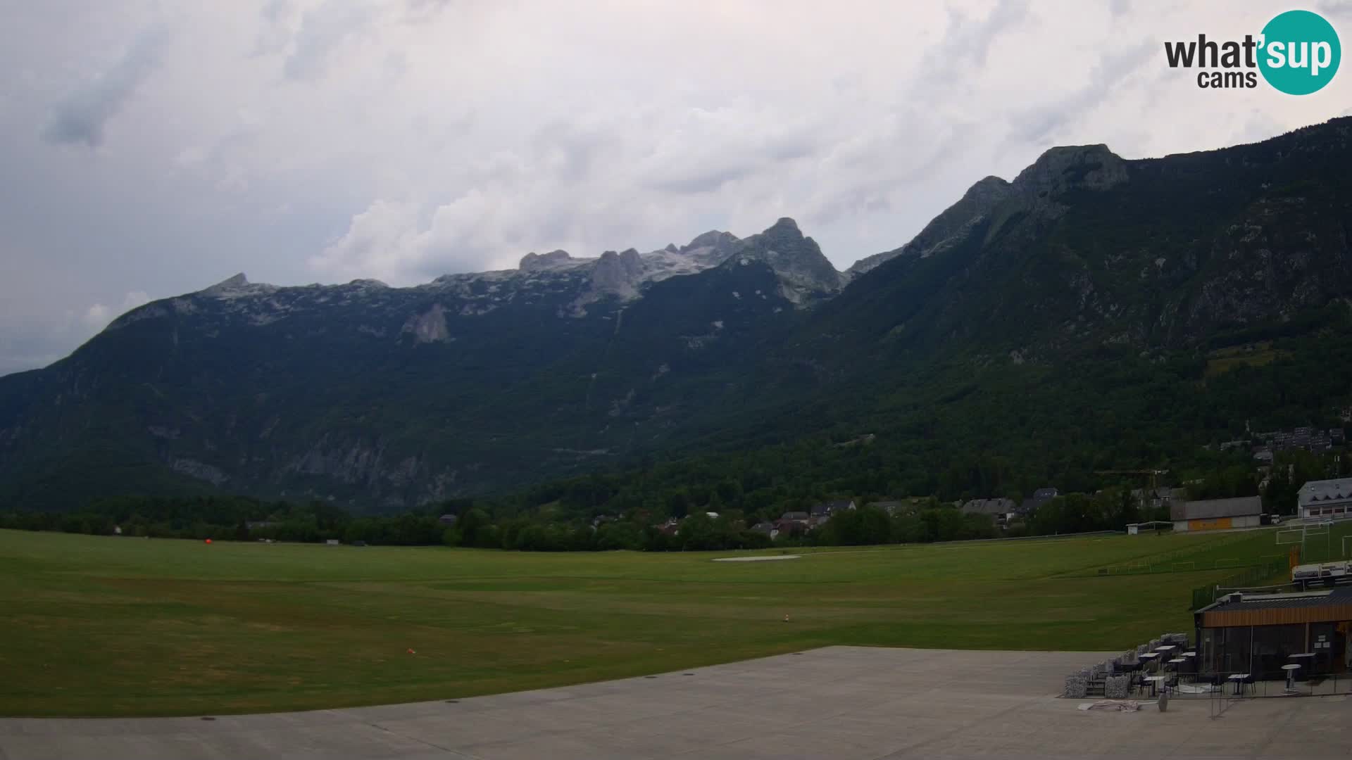 Webcam en direct Aéroport de Bovec – Vue sur Kanin