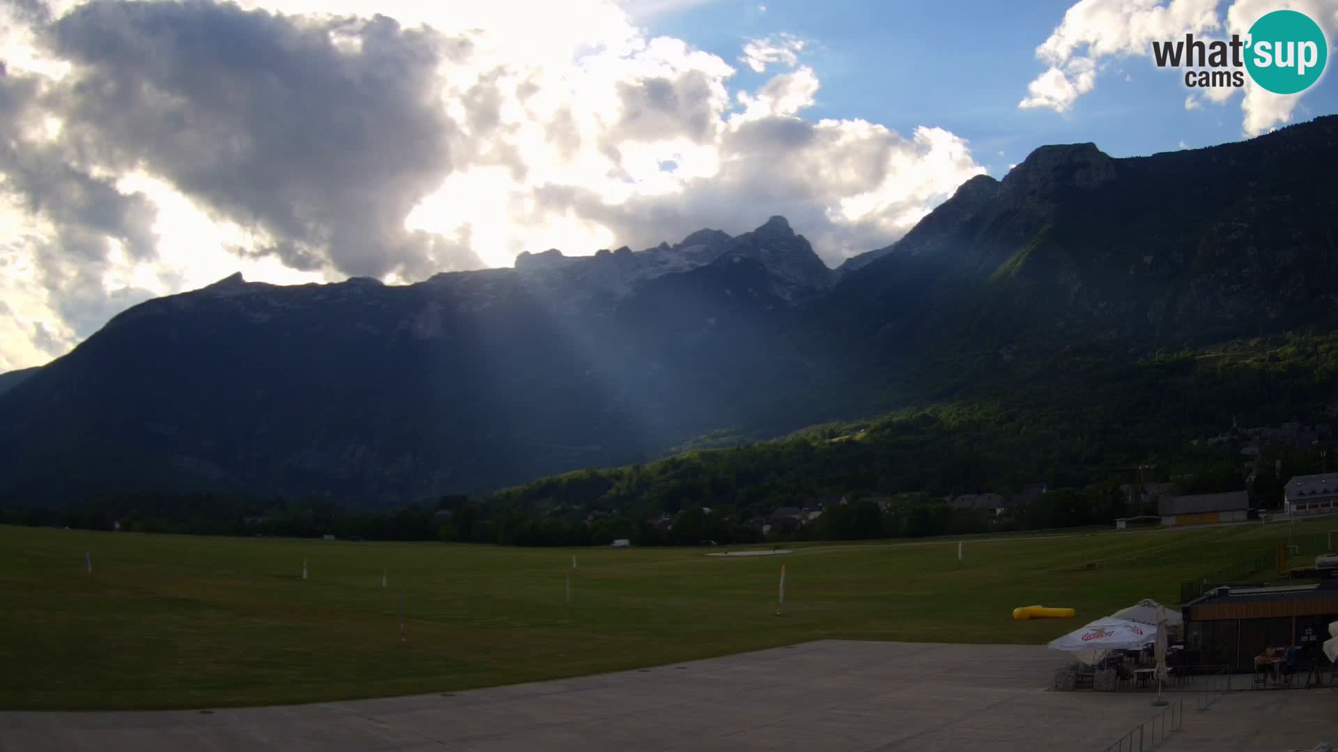 Webcam en direct Aéroport de Bovec – Vue sur Kanin