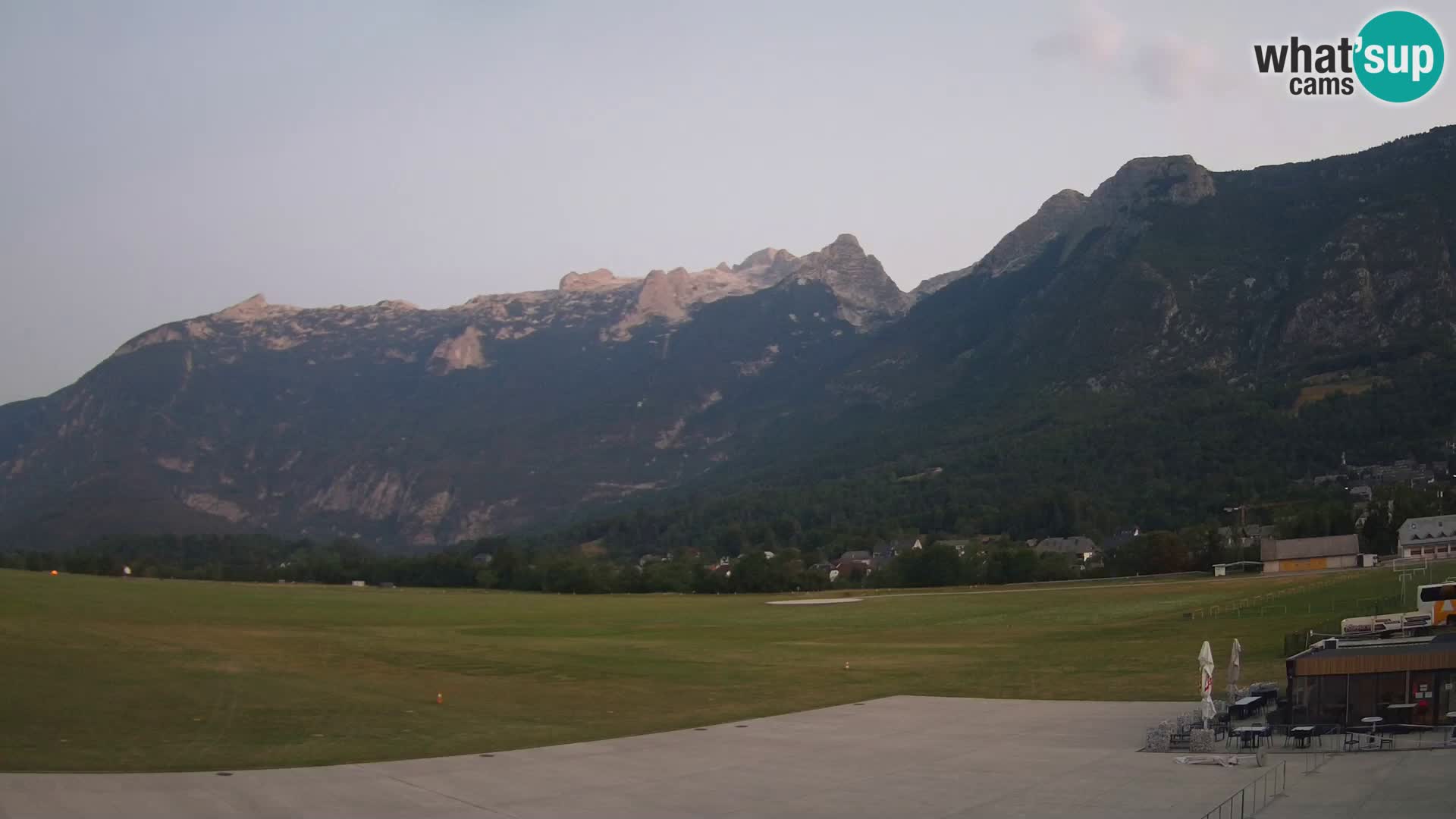 Live webcam Bovec airport – View to Kanin