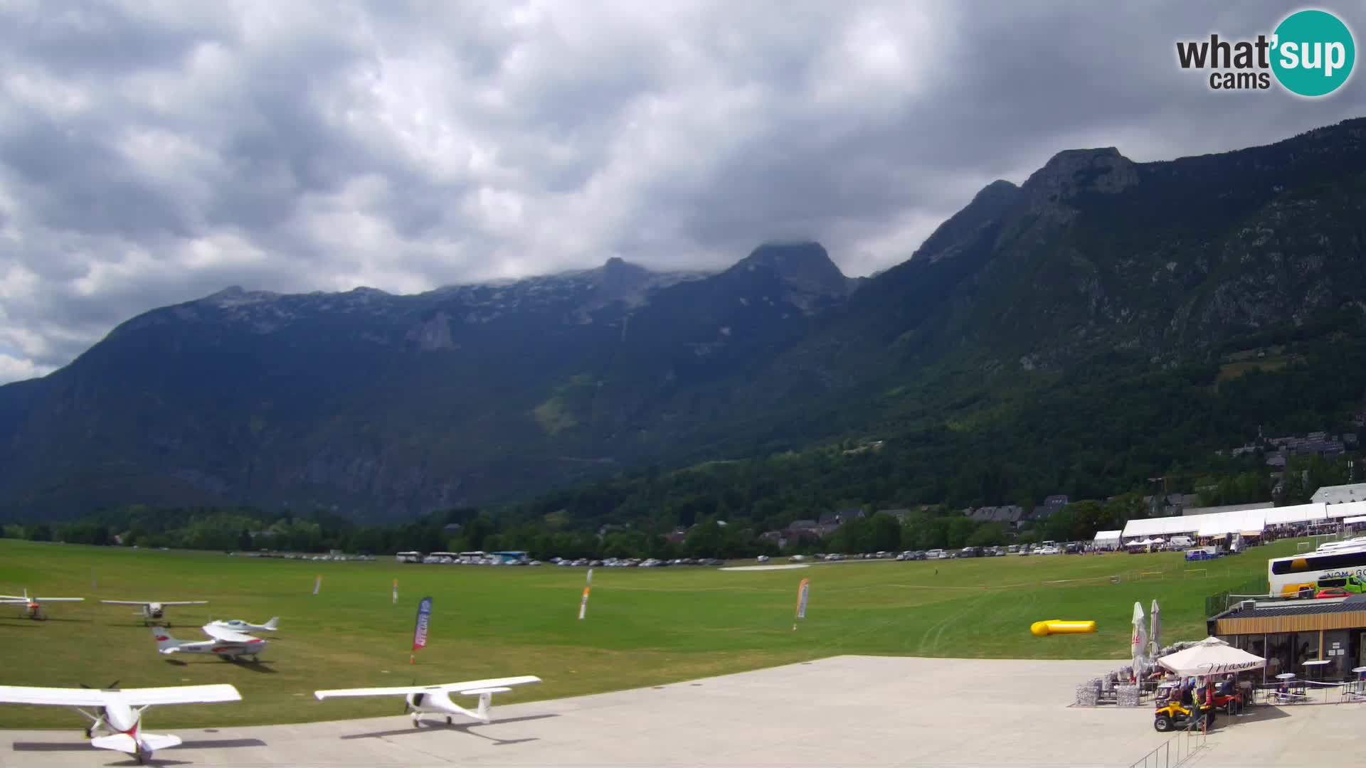 Spletna kamera letališče Bovec – pogled proti Kaninu