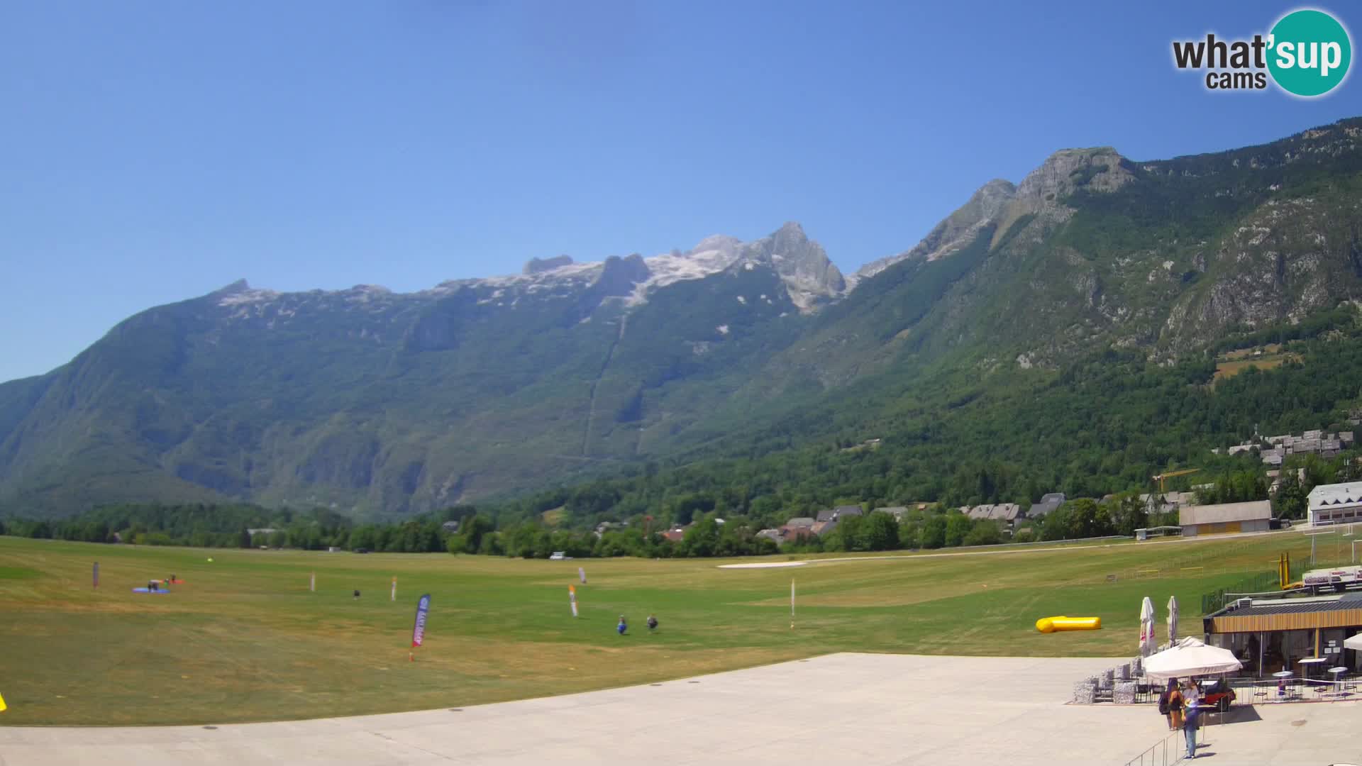 Spletna kamera letališče Bovec – pogled proti Kaninu
