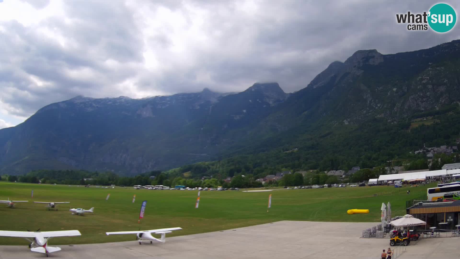 Cámara web en vivo Aeropuerto de Bovec – Vista a Kanin